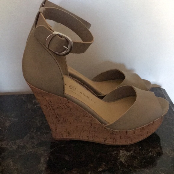 Chinese laundry Los Angeles wedges - Picture 2 of 7